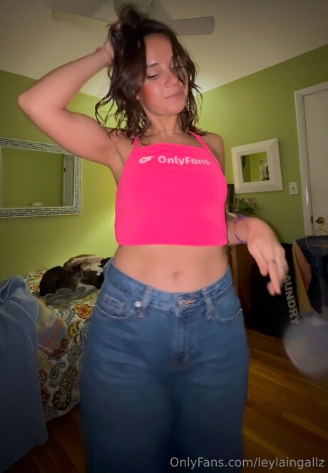 Leylaingallz naked model pics