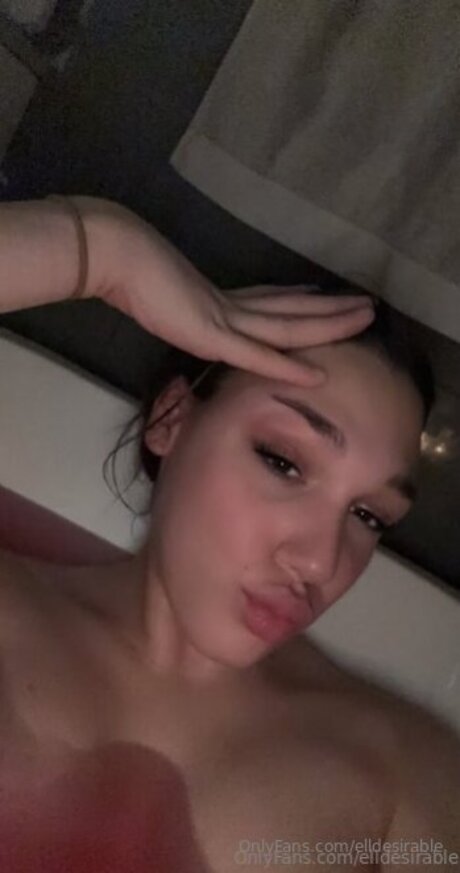 Elldesirable erotic model pics