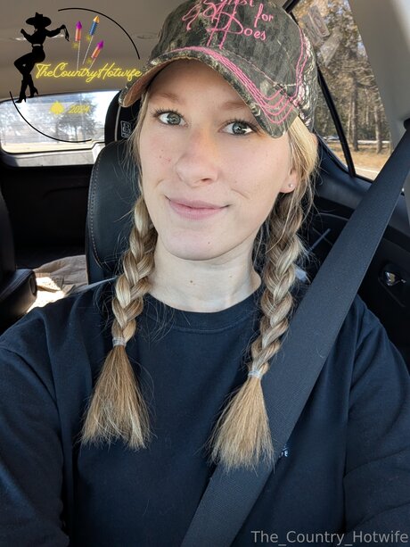 The Country Hotwife art star photo