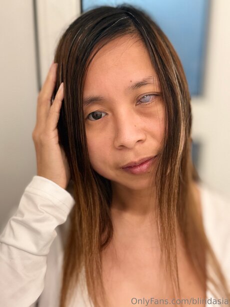 Blindasia beautiful model img