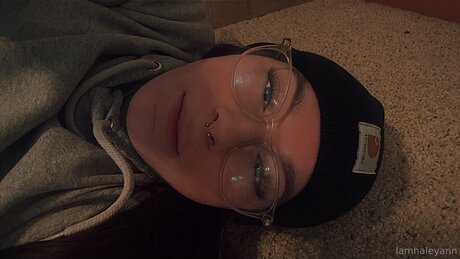 Iamhaleyann art model img