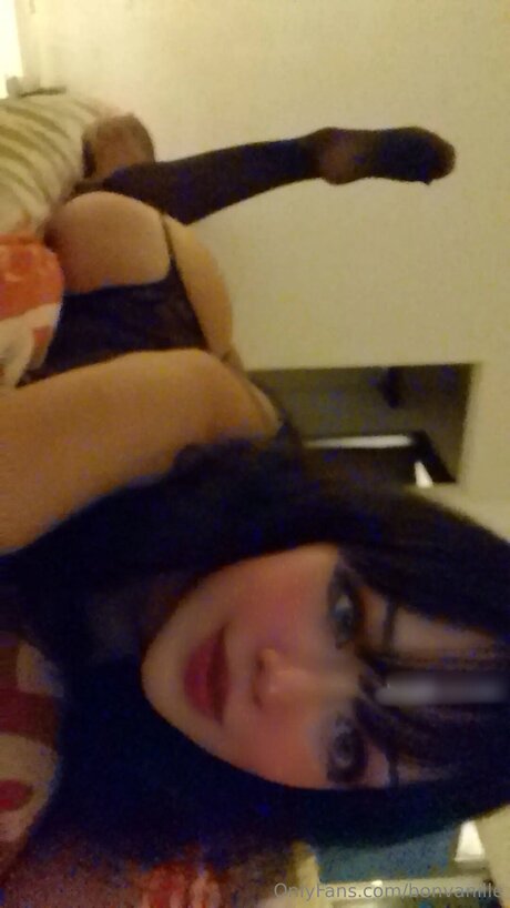 Bonvanille model hot photo