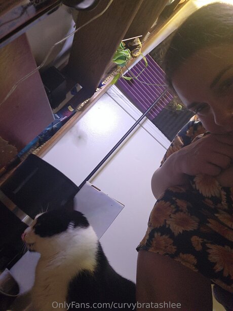 blonde babe onlyfans best picture