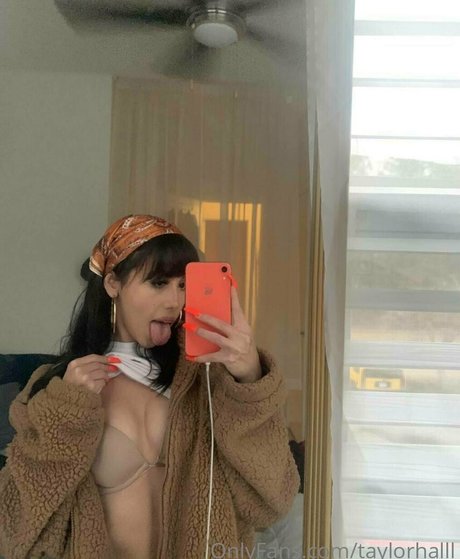 Taylor Halll_ model hot img