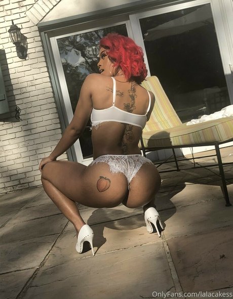 lalacakes erotic model photo