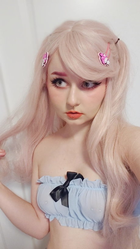 Peachie Sweetie xxx star image