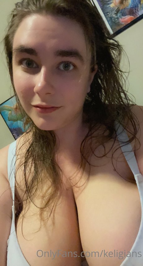 Keligian model sexy pic