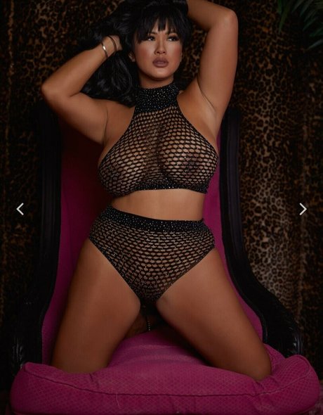 Michelle Yee hot pornstar pictures