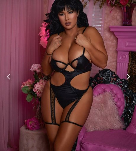 Michelle Yee pretty star pics