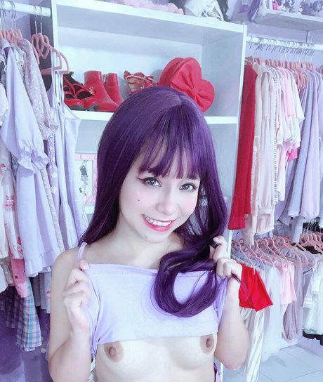 Fluffylissa nude model pic