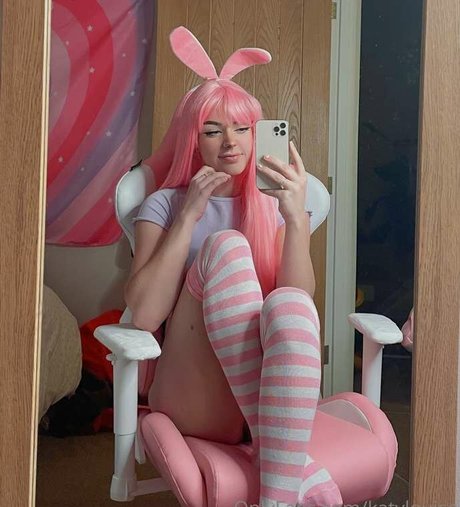 KatyLouise nude model photos