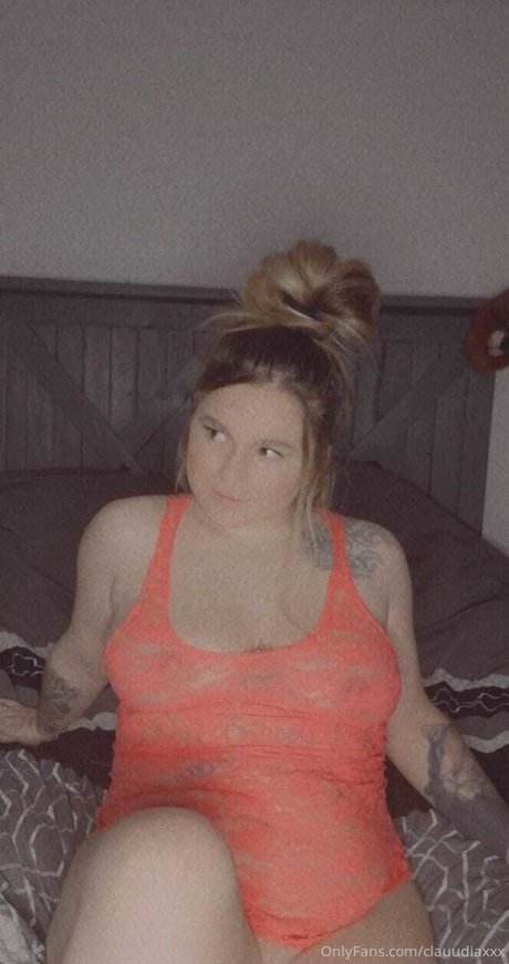 Claudia Lussier star pretty photo