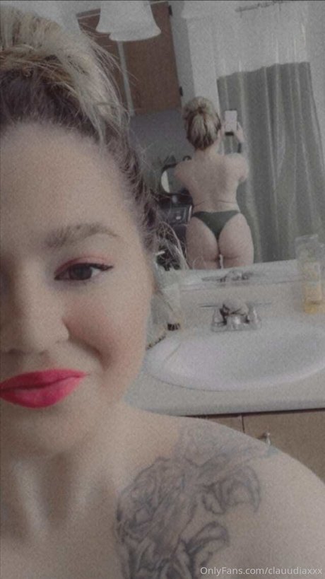 Claudia Lussier high quality model images