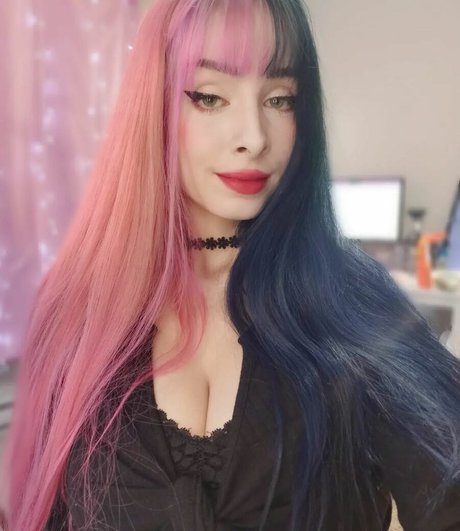 Mizzy Cyn top star galleries