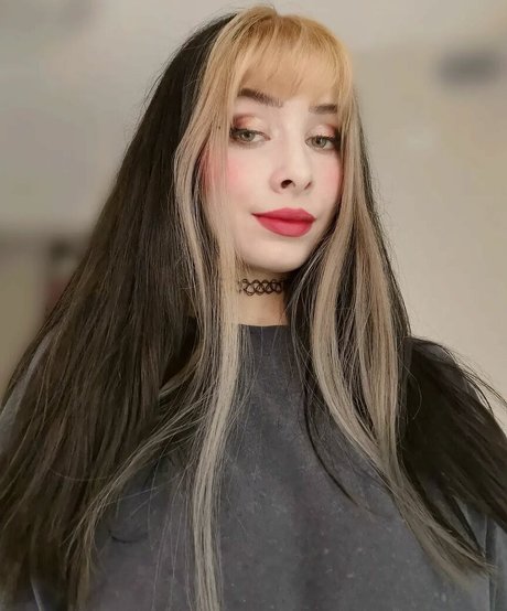 Mizzy Cyn nude pornstar images