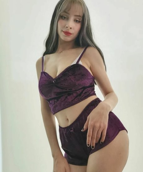 Mizzy Cyn porn star pictures