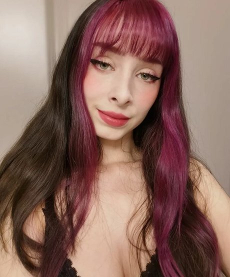 Mizzy Cyn free model images