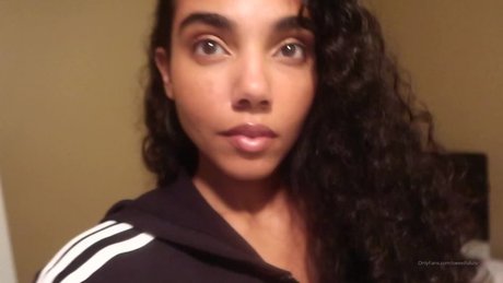 Sweet Lulu TV pornstar adult img