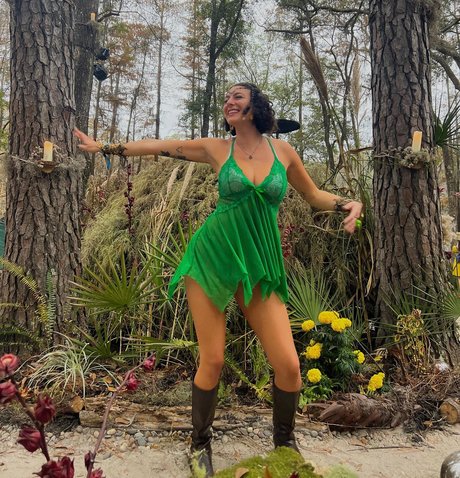 Starrysigh nudes model pictures