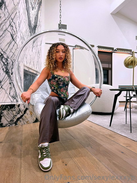 _Sexylexxxy pornstar naked pic