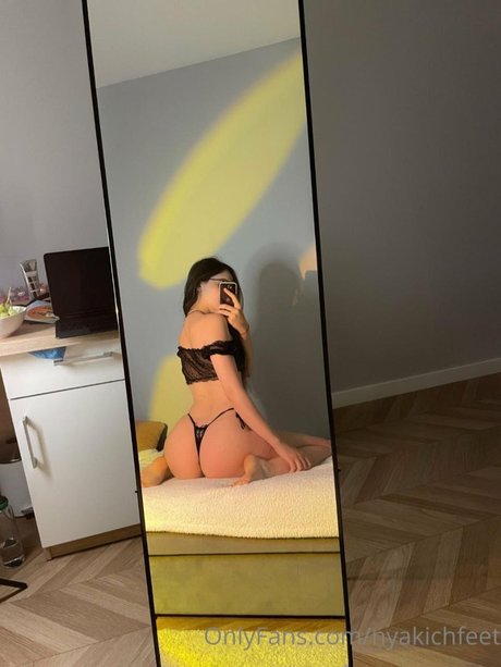 Nyakich art star image