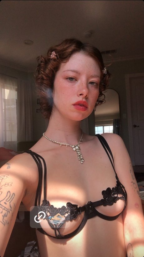 _Chloe Woodard star sex archive