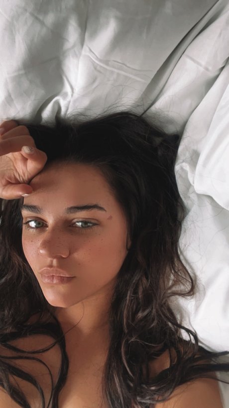 Ana Vavx art model photo