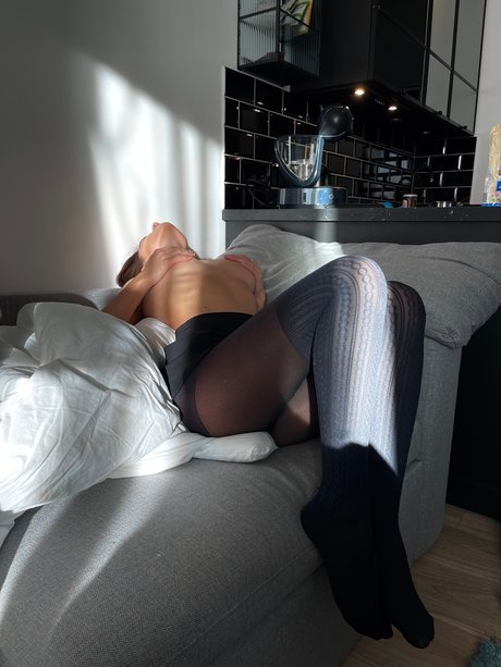 Ana Vavx model top photo