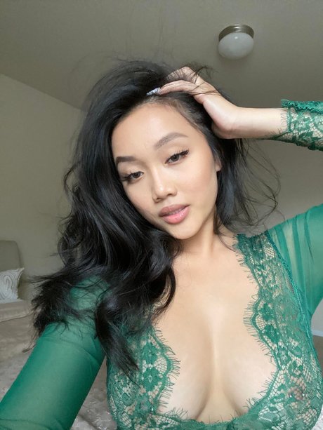 Adorenhi hot pornstar galleries