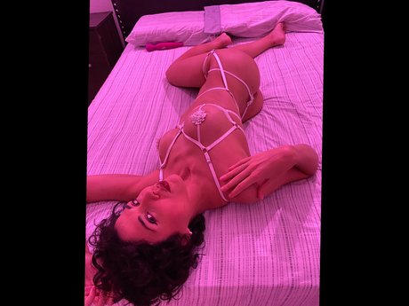 Alexa Kent star art image