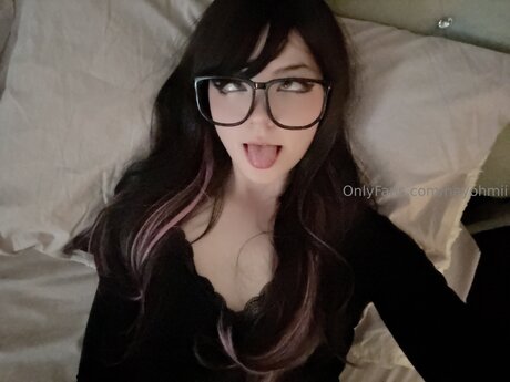 Nayohmii pornographic actress pic