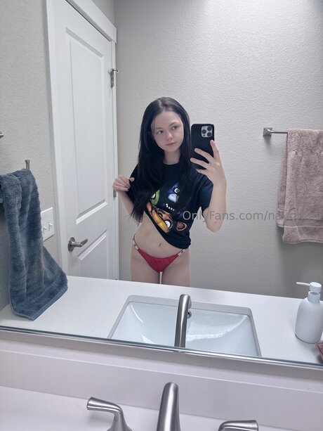 Nayohmii hd star photos