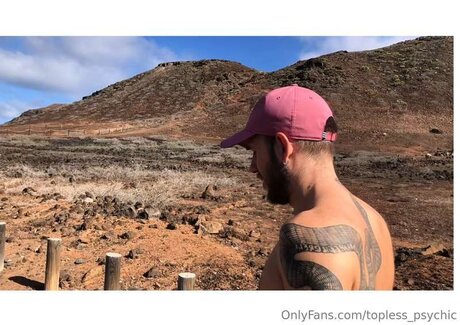 Topless Psychic erotic pornstar picture