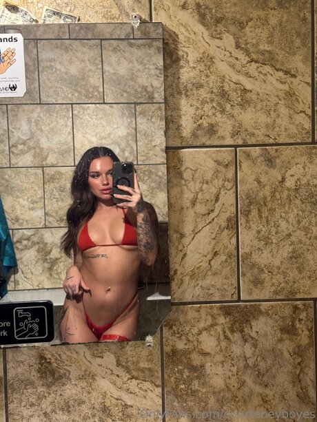 Courteneyboyes erotic actress picture