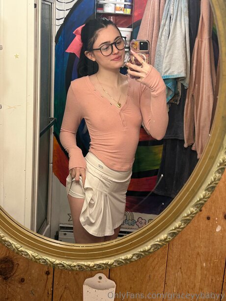 Graceyybabyy porn star photo