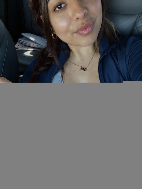 Adriii Luv pornstar pretty picture