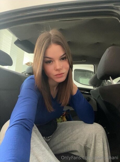 Ebonyshani model naked pic