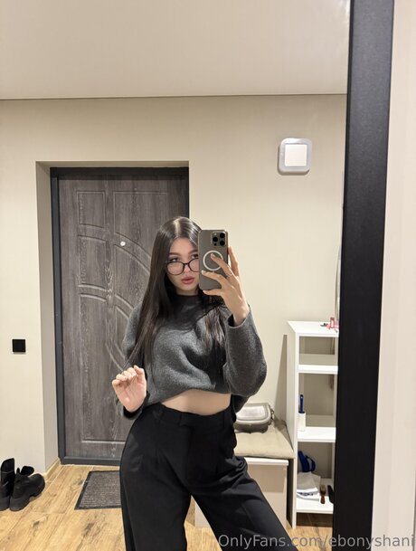 Ebonyshani model sexy pictures