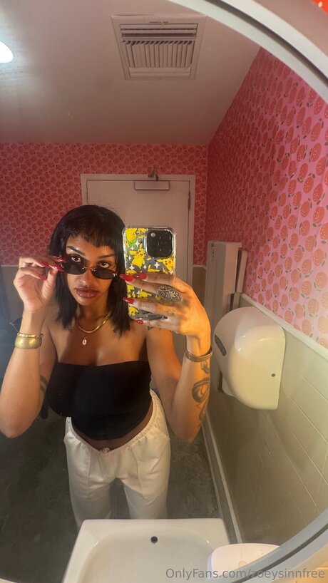 Zoeysinnfree pornstar sex image