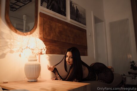 Freegiulia art actress pics