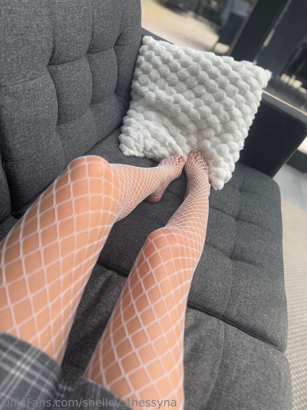 Shelley Thessyna model erotic img