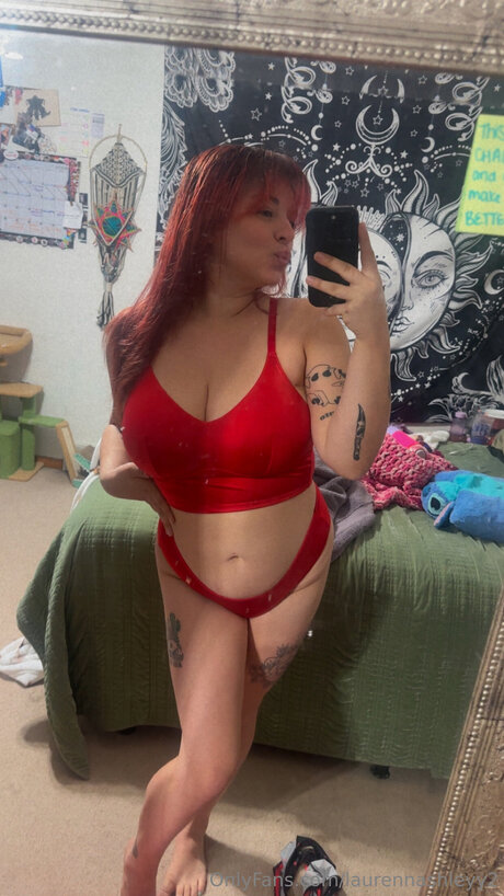 Laurennashleyy2 nude model pic