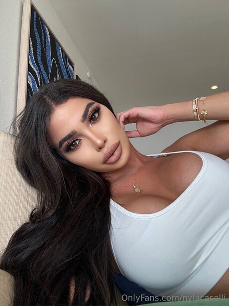 Nylajade model top img