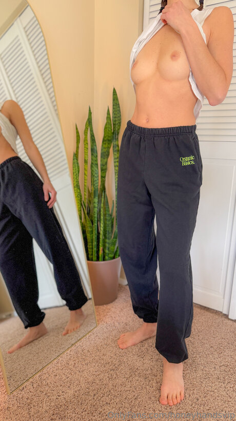 Honeyhandsvip star sexy images