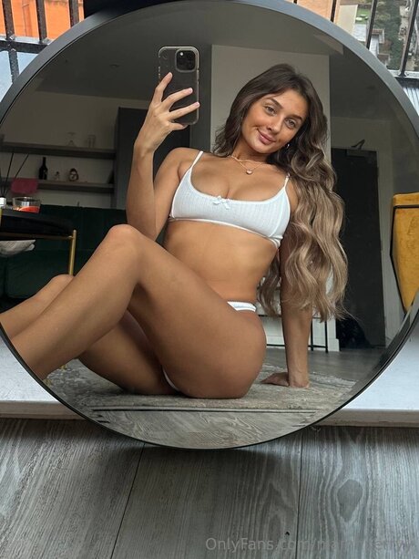 Niamhperryy star hot archive