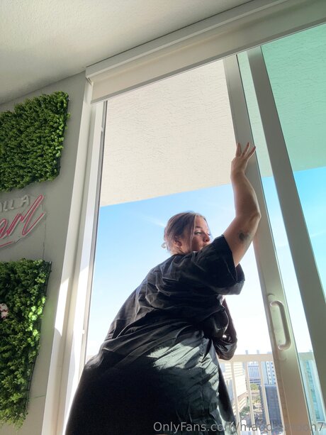 Maddiemoon7 star porn image