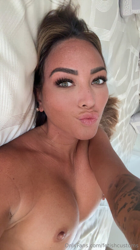 Fetishcustoms model nudes pic