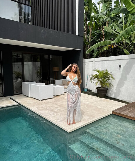 Frankiesims model erotic picture