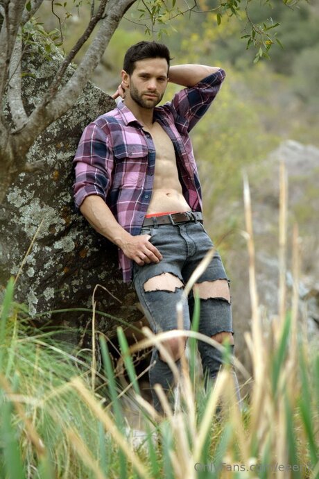 Eeerik erotic actress img