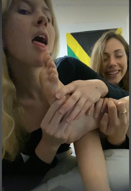 Dirtysockcousins sex model photo